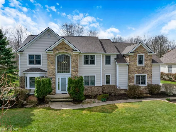 $900,000 | 38595 Flanders Drive, Solon, OH 44139