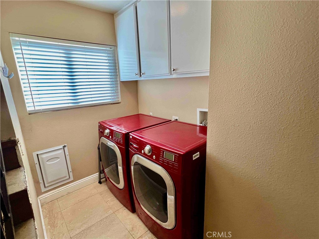 500 Silver Canyon Way Brea, CA 92821 - Photo 10 of 24 a utility room with dryer and washer