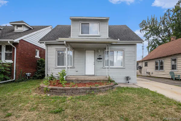 $164,900 | 1054 East Troy Street, Ferndale, MI 48220