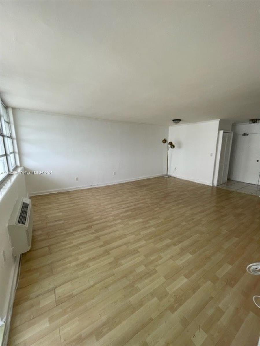 Millionaire's Row Miami Beach, FL 33140 - Photo 14 of 16 a view of an empty room