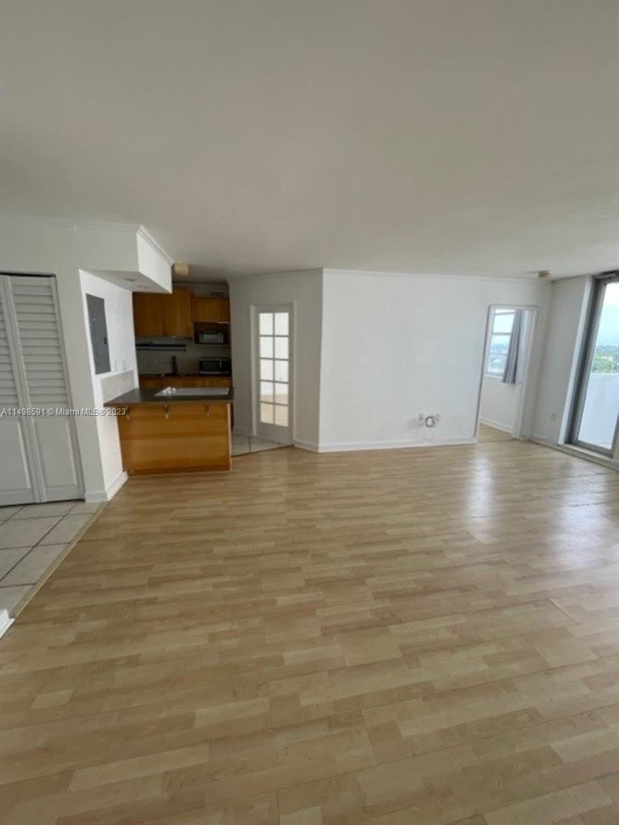 Millionaire's Row Miami Beach, FL 33140 - Photo 4 of 16 a view of kitchen and empty room