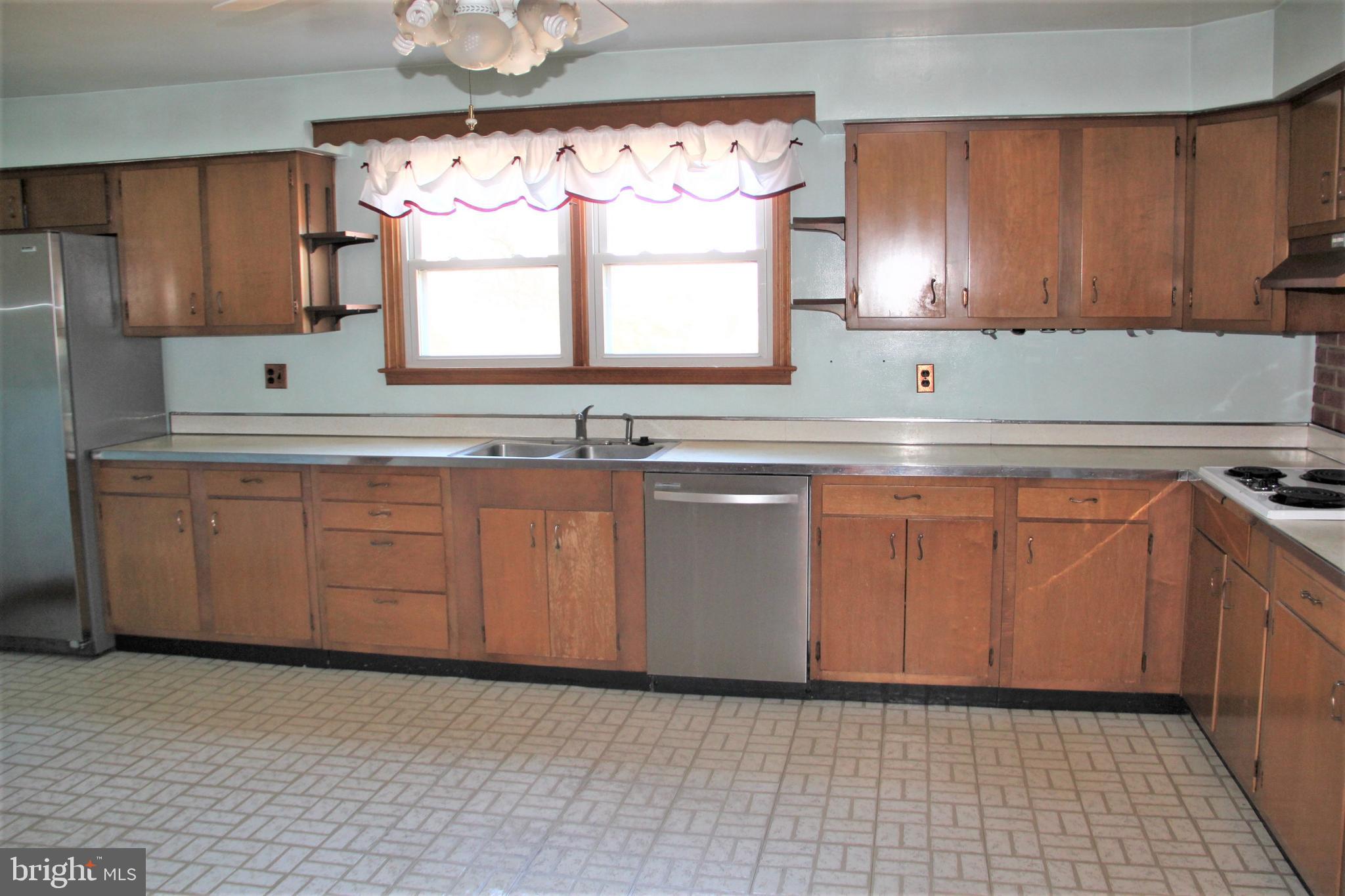 2906 Northwind Road Baltimore, MD 21234 - Photo 14 of 45 Kitchen