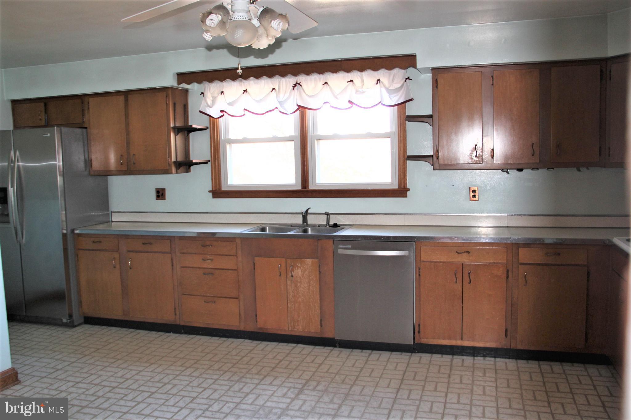 2906 Northwind Road Baltimore, MD 21234 - Photo 18 of 45 Kitchen