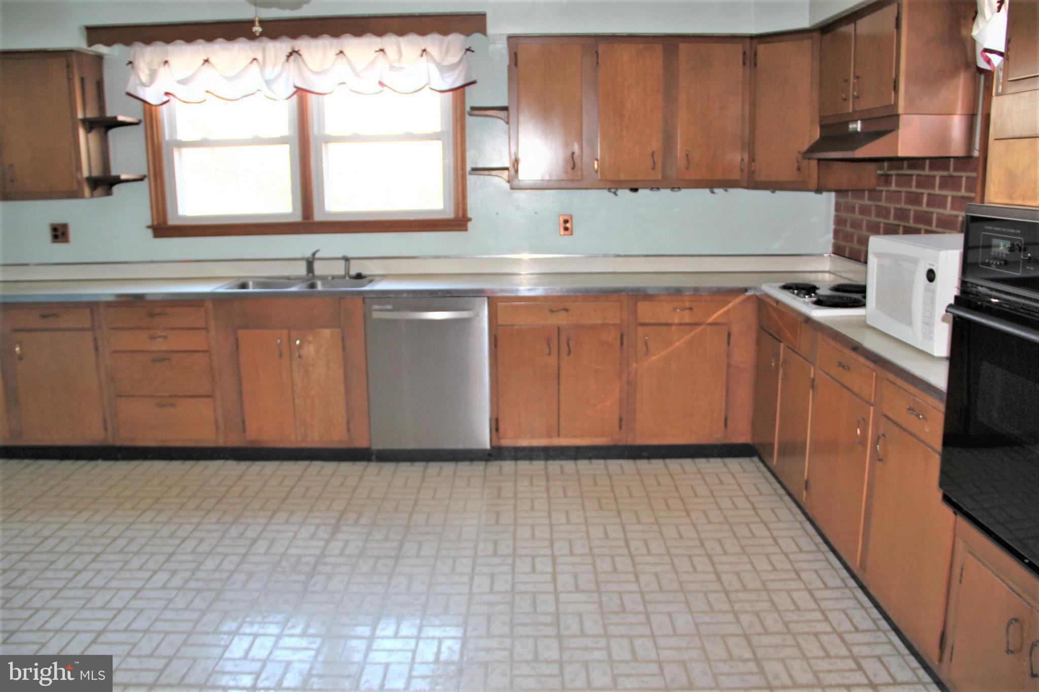 2906 Northwind Road Baltimore, MD 21234 - Photo 19 of 45 Kitchen