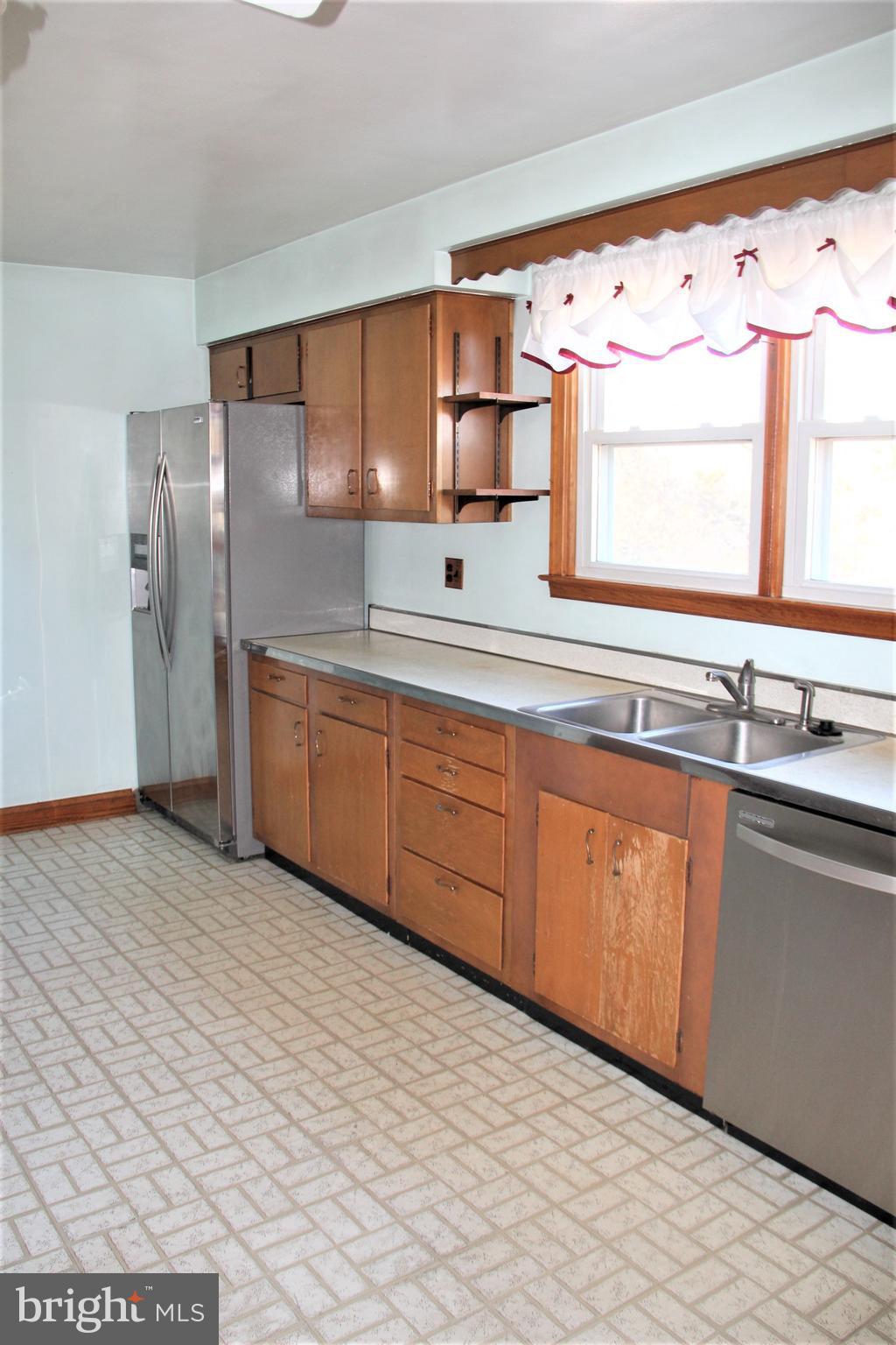2906 Northwind Road Baltimore, MD 21234 - Photo 20 of 45 Kitchen
