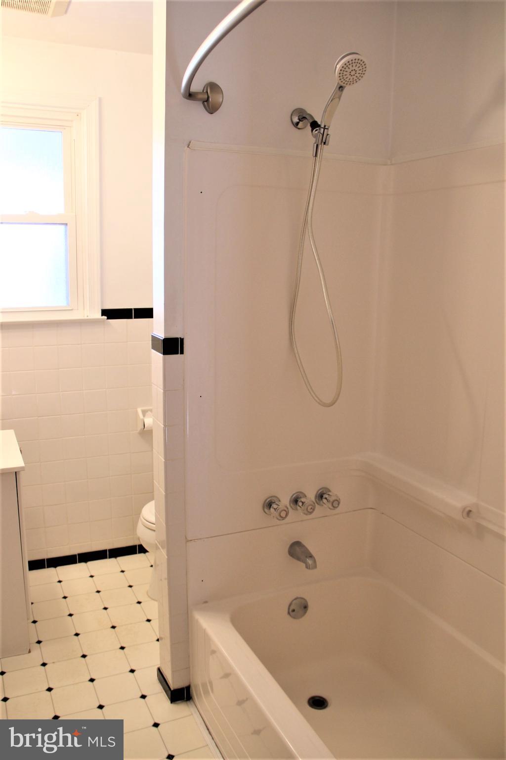 2906 Northwind Road Baltimore, MD 21234 - Photo 34 of 45 Full Bath