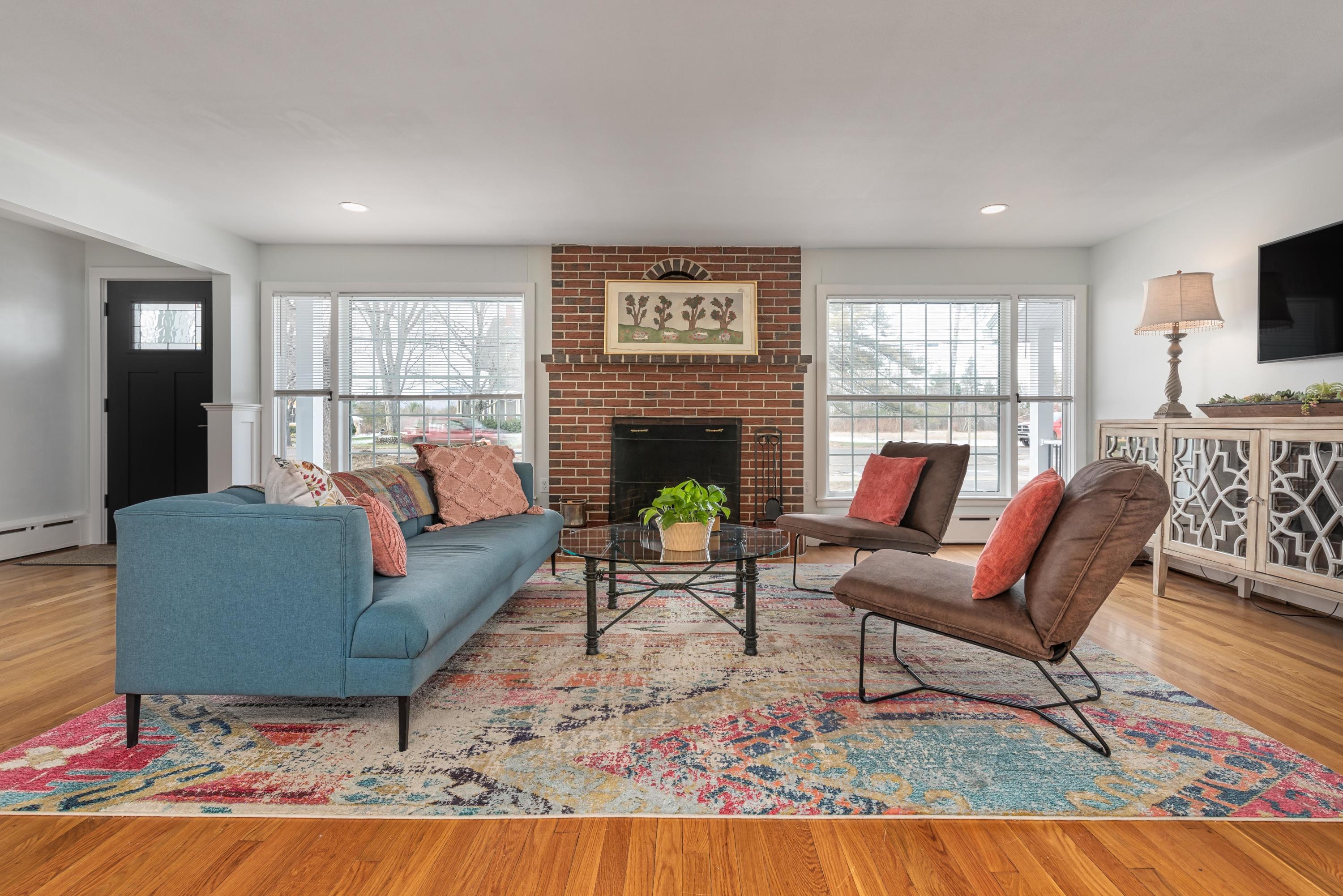 689 Main Street Fryeburg, ME 04037 - Photo 3 of 21 Family room