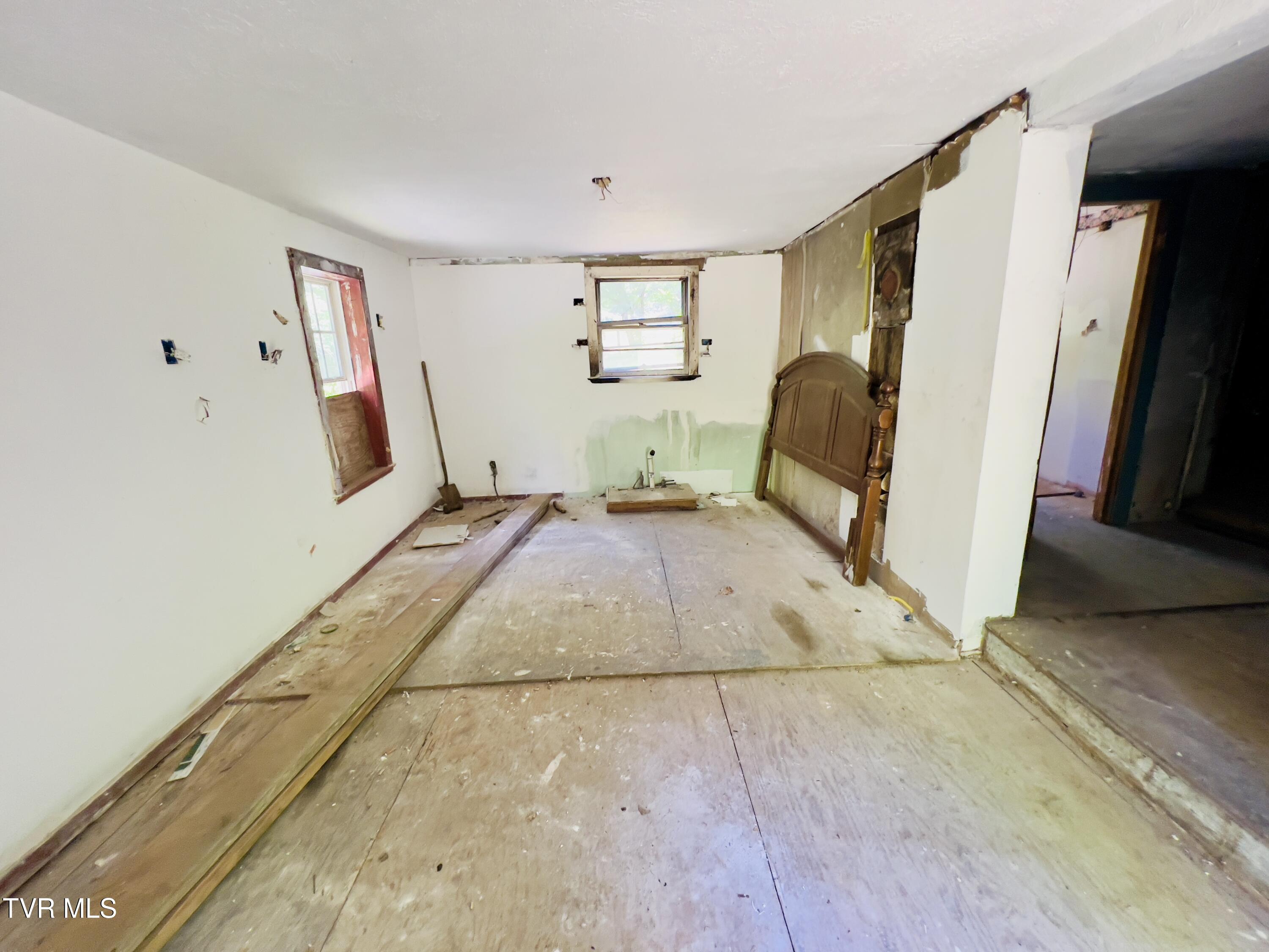 125 Fiddler Road Surgoinsville, TN 37873 - Photo 14 of 24 IMG_9003