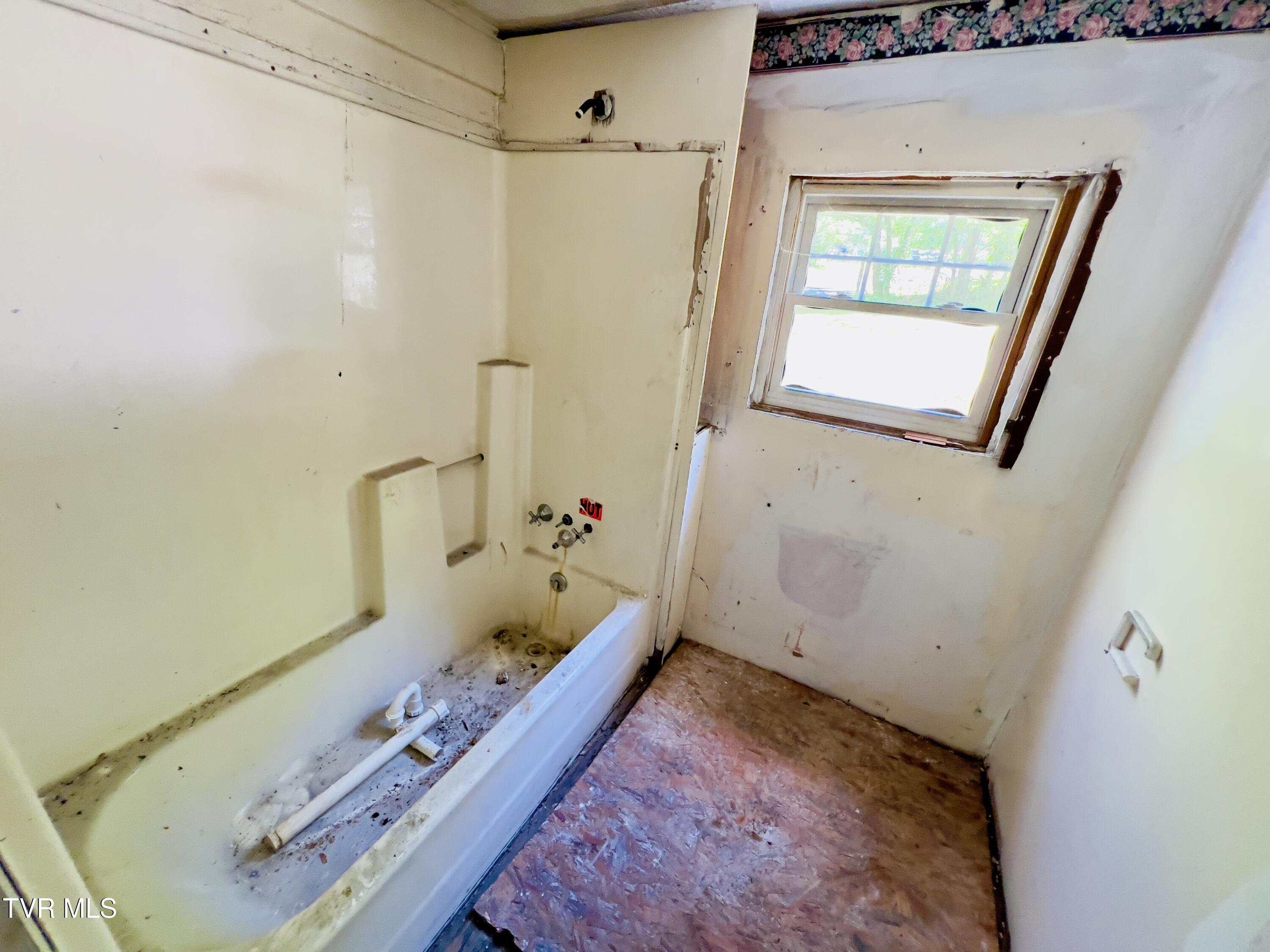 125 Fiddler Road Surgoinsville, TN 37873 - Photo 17 of 24 IMG_9006