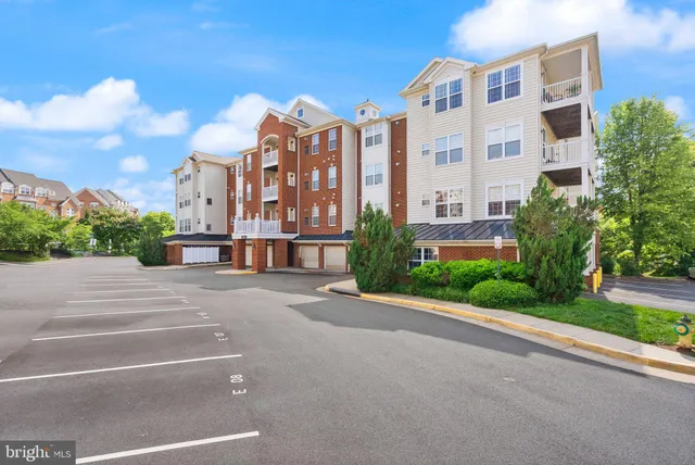 $2,400 | 9710 Handerson Place, Unit 1, Manassas Park, VA 20111