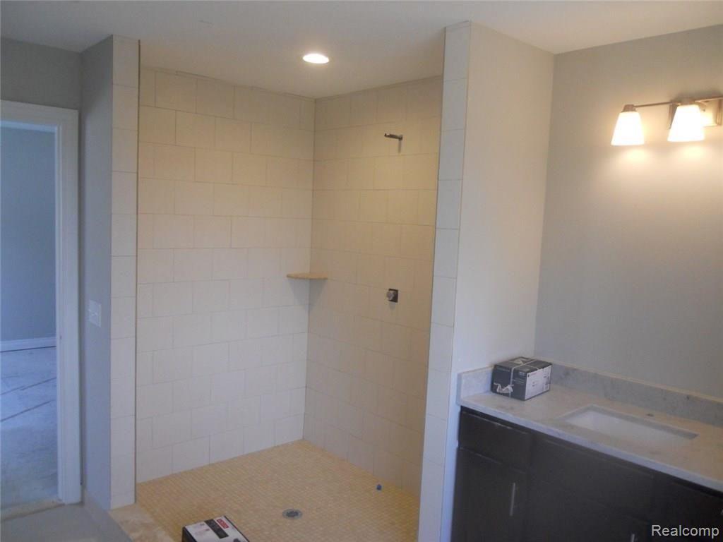 2716 Dearborn Avenue Rochester, MI 48309 - Photo 17 of 27 DSCN0280 (Large).JPG