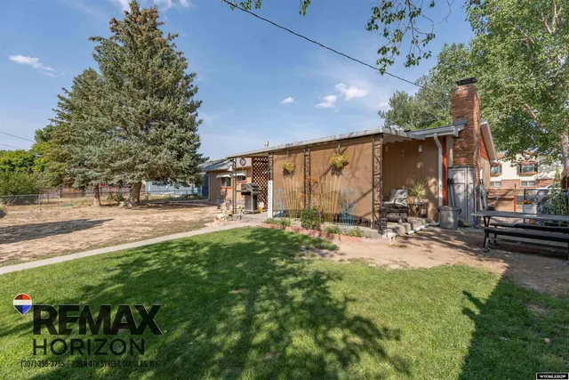 $397,500 | 728 Grant Street, Douglas, WY 82633