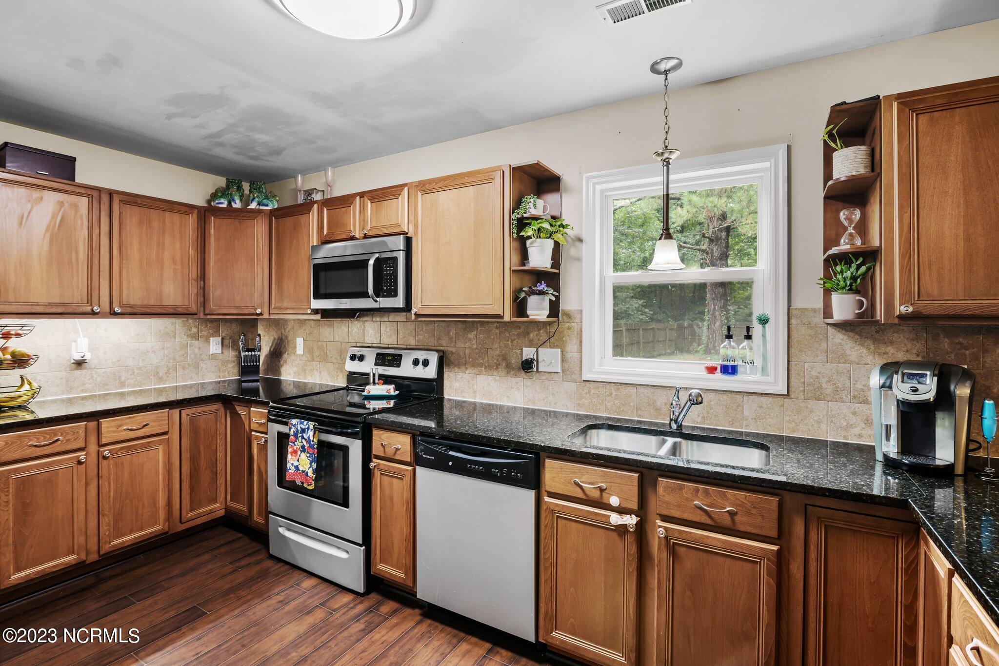 4650 Wilcox Road New Bern, NC 28562 - Photo 12 of 45 8-web-or-mls-2I3A0006