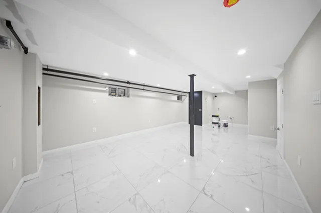 $879,000 | 110-28 213th Street | Bellaire Estates