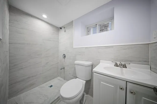 $879,000 | 110-28 213th Street | Bellaire Estates