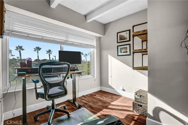 $1,040,000 | 16501 Bordeaux Lane, Unit 211, Huntington Beach, CA 92649