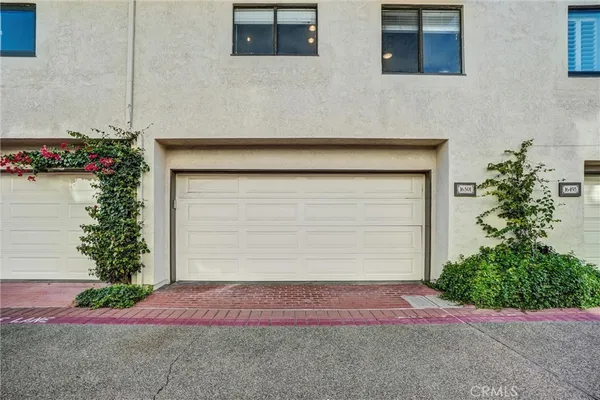 $1,040,000 | 16501 Bordeaux Lane, Unit 211, Huntington Beach, CA 92649