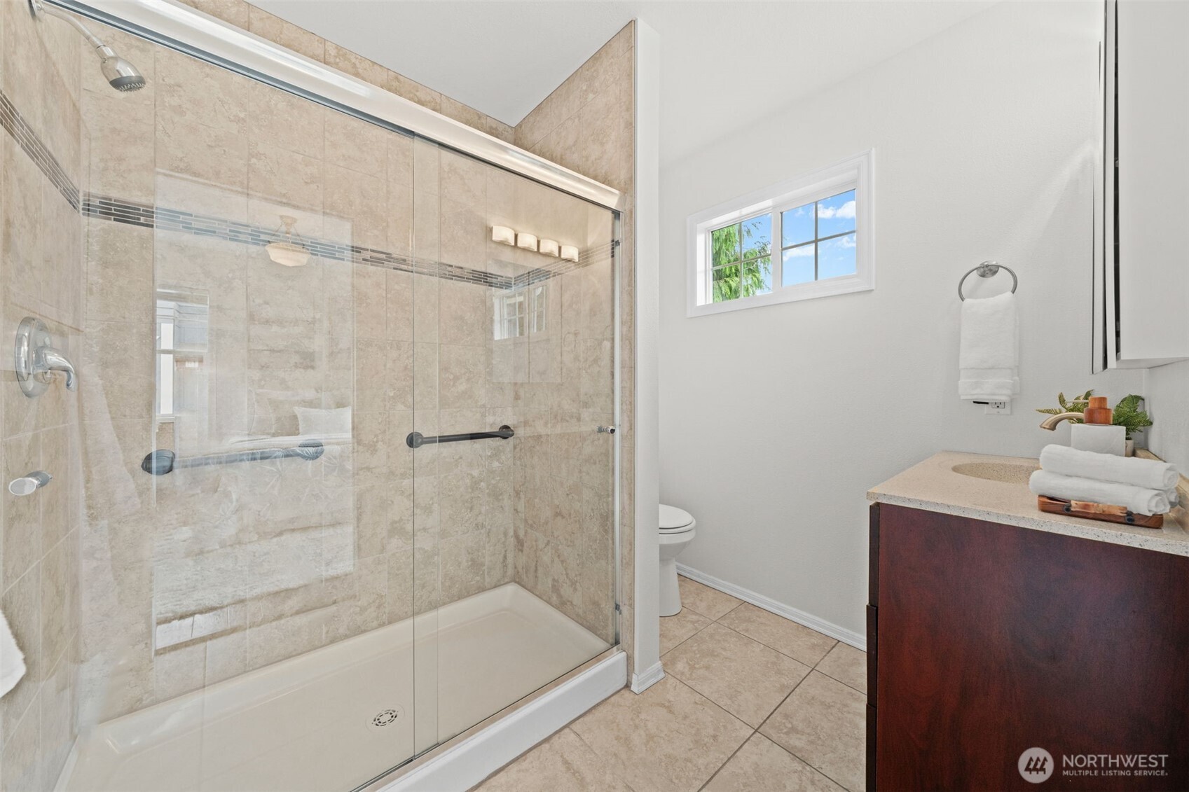 17502 113th Avenue Northeast Bothell, WA 98011 - Photo 7 of 36