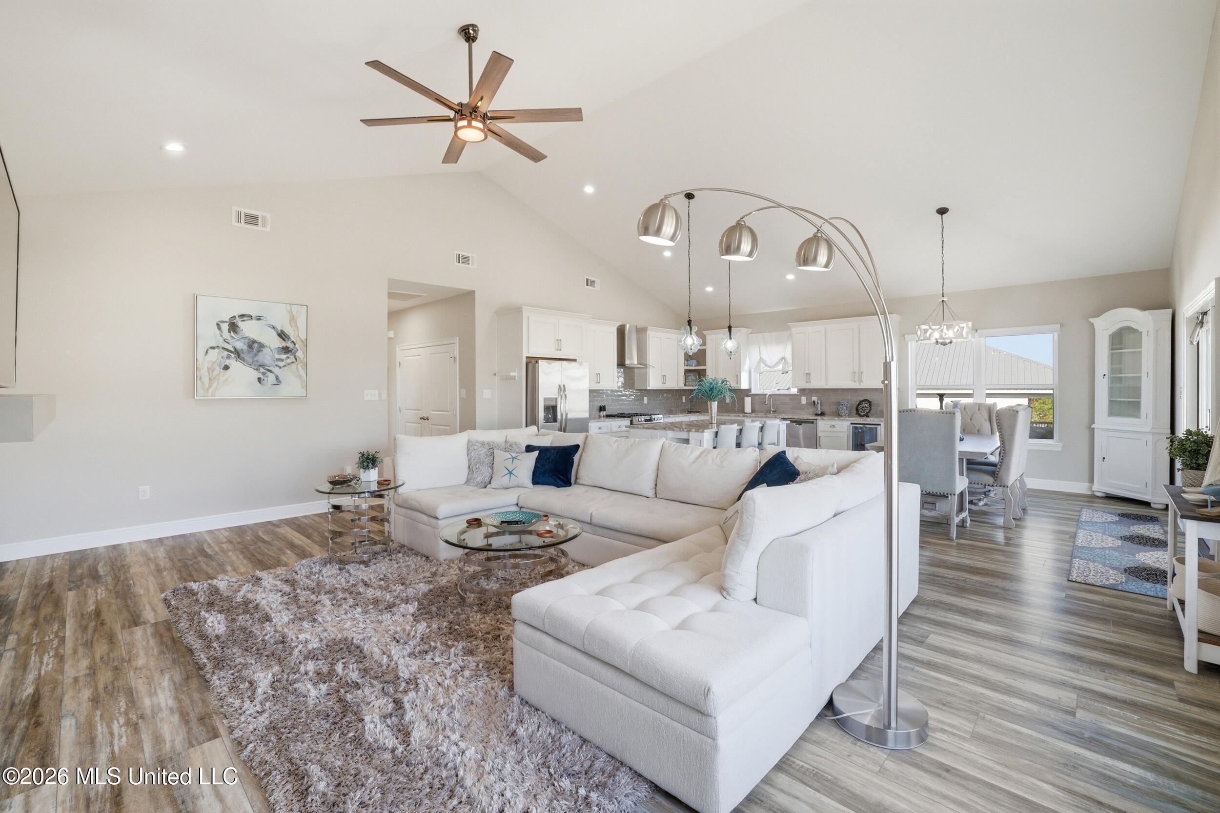 10093 East Shorecrest Road Biloxi, MS 39532 - Photo 12 of 56 26_r6__5264
