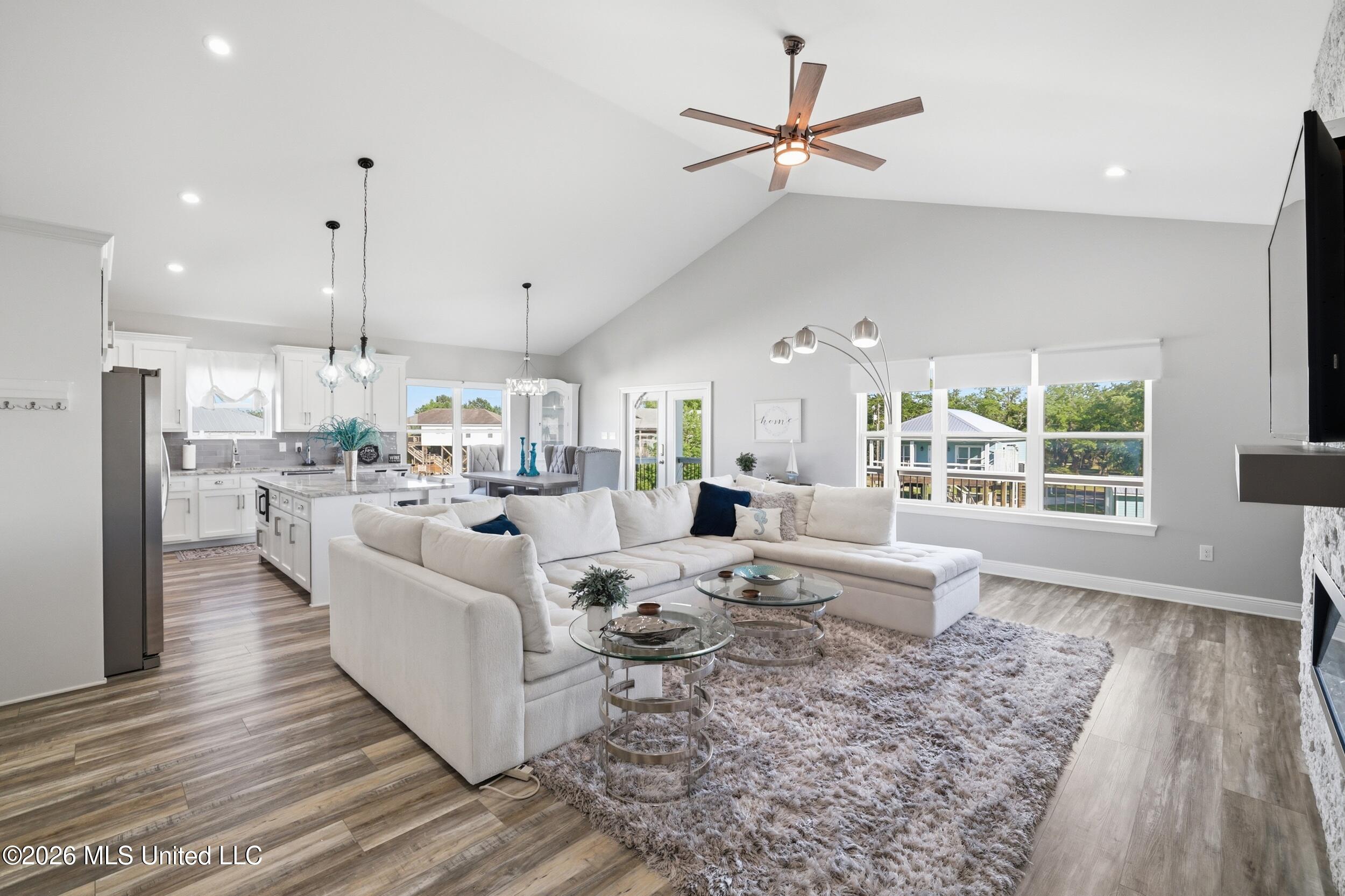 10093 East Shorecrest Road Biloxi, MS 39532 - Photo 14 of 56 25_r6__5257