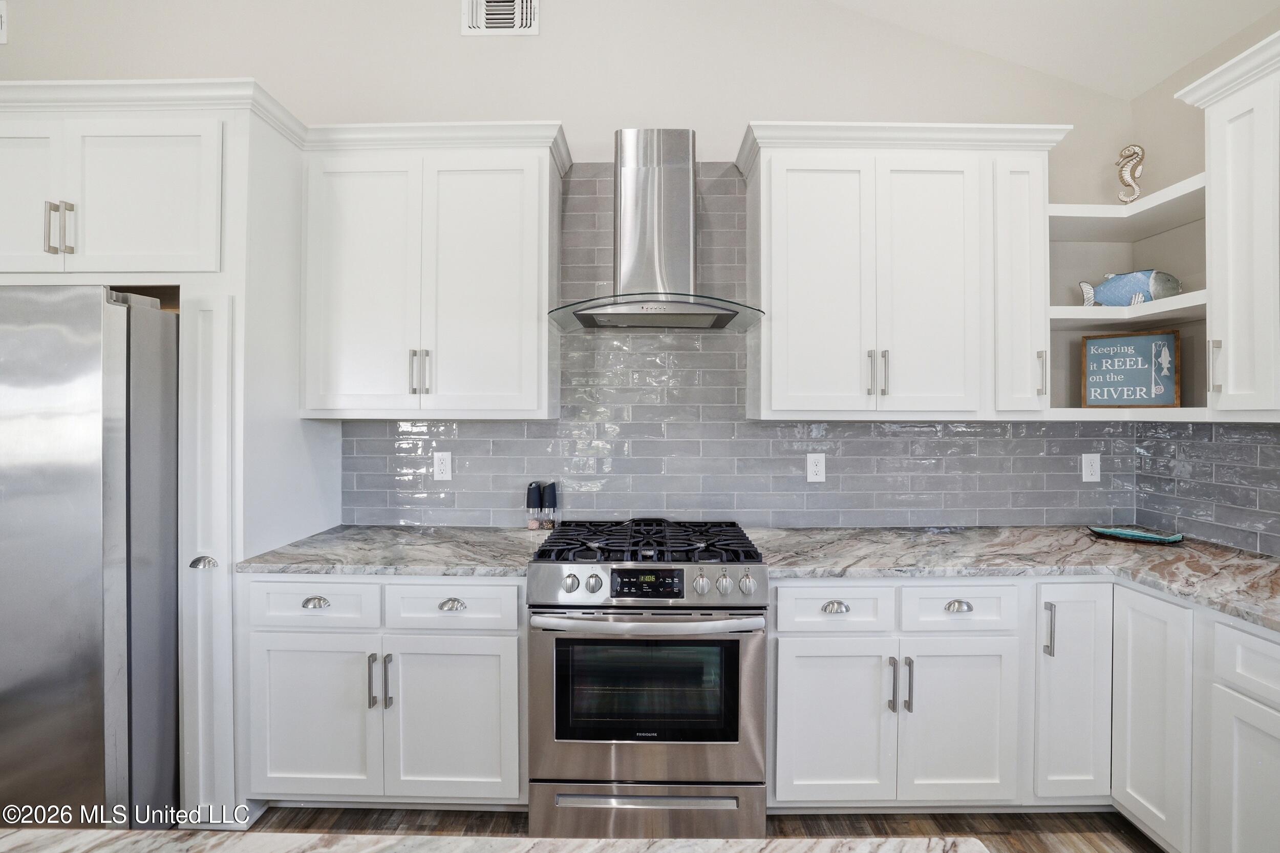 10093 East Shorecrest Road Biloxi, MS 39532 - Photo 16 of 56 28_r6__5304