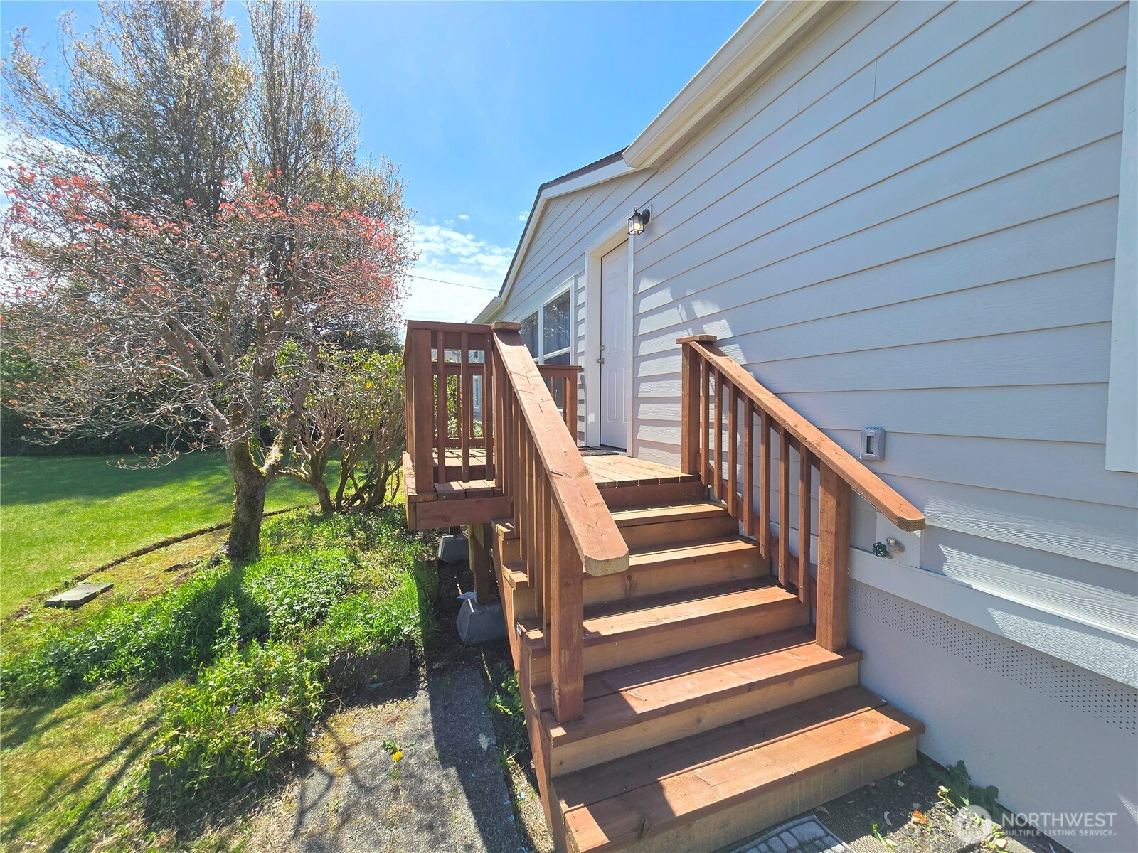 207 Old Hill Road Aberdeen, WA 98520 - Photo 2 of 36 Gallery Image 2