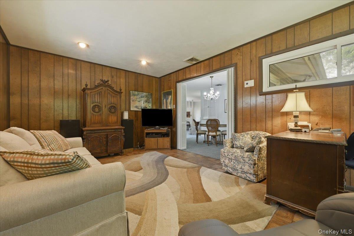 578 Richmond Road East Meadow, NY 11554 - Photo 15 of 33