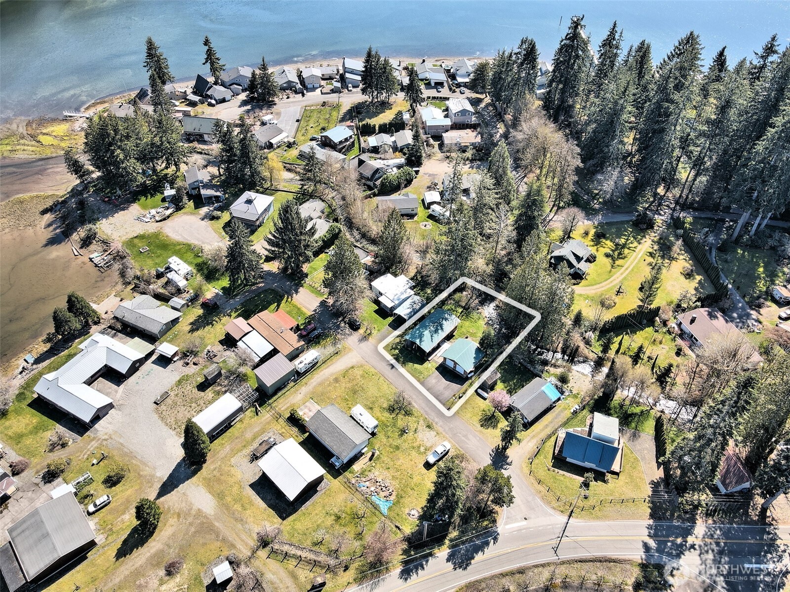 30 Brook Place Tahuya, WA 98588 - Photo 21 of 40 an aerial view of multiple house