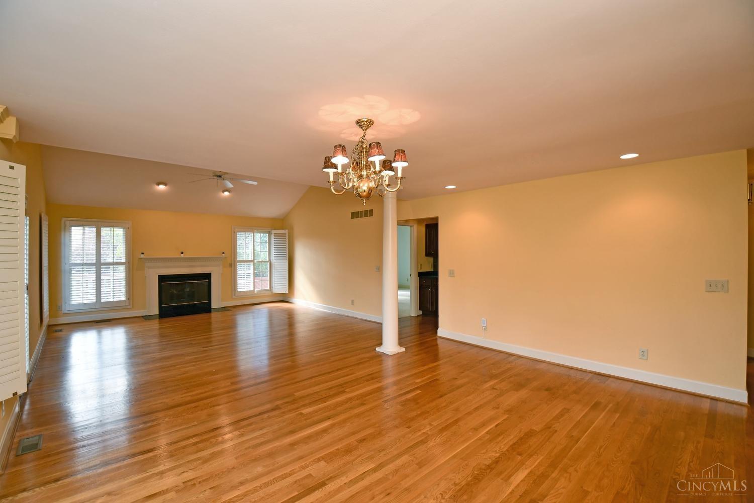 8849 Montgomery Road Cincinnati, OH 45236 - Photo 13 of 43