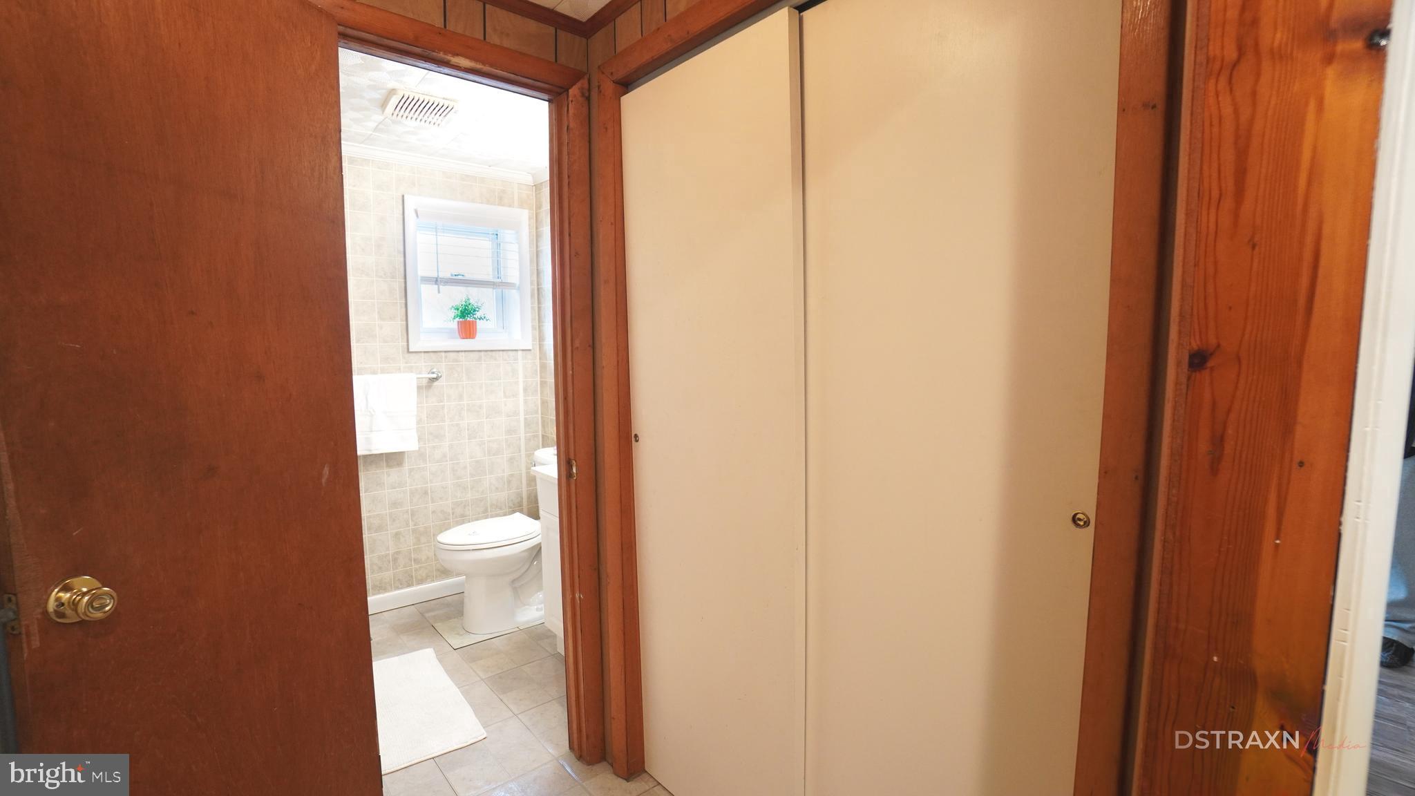 3708 Limekiln Road Sharpsburg, MD 21782 - Photo 17 of 33 a bathroom with a toilet