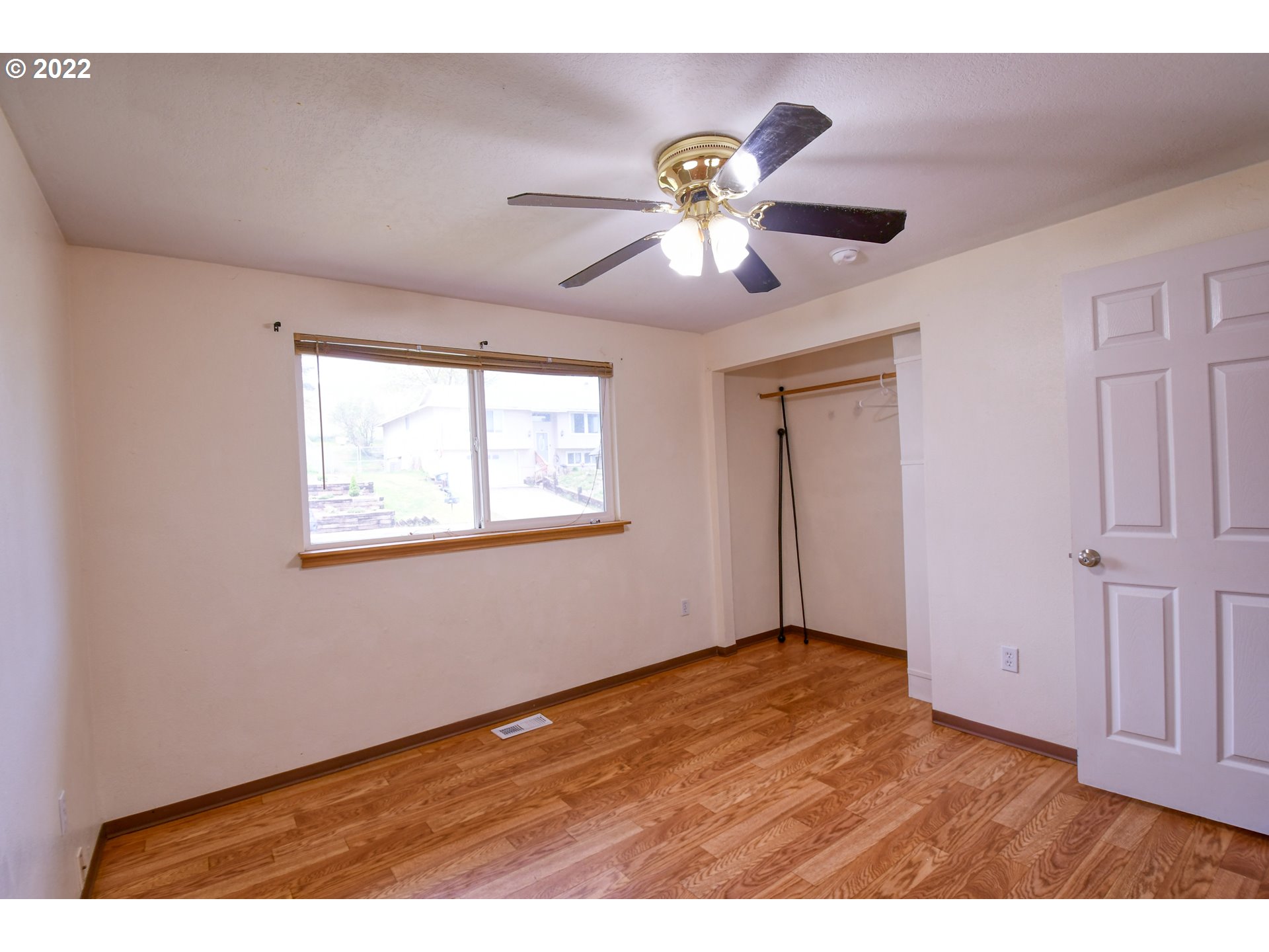 1816 Southwest 45th Street Pendleton, OR 97801 - Photo 15 of 32 a view of an empty room with a window