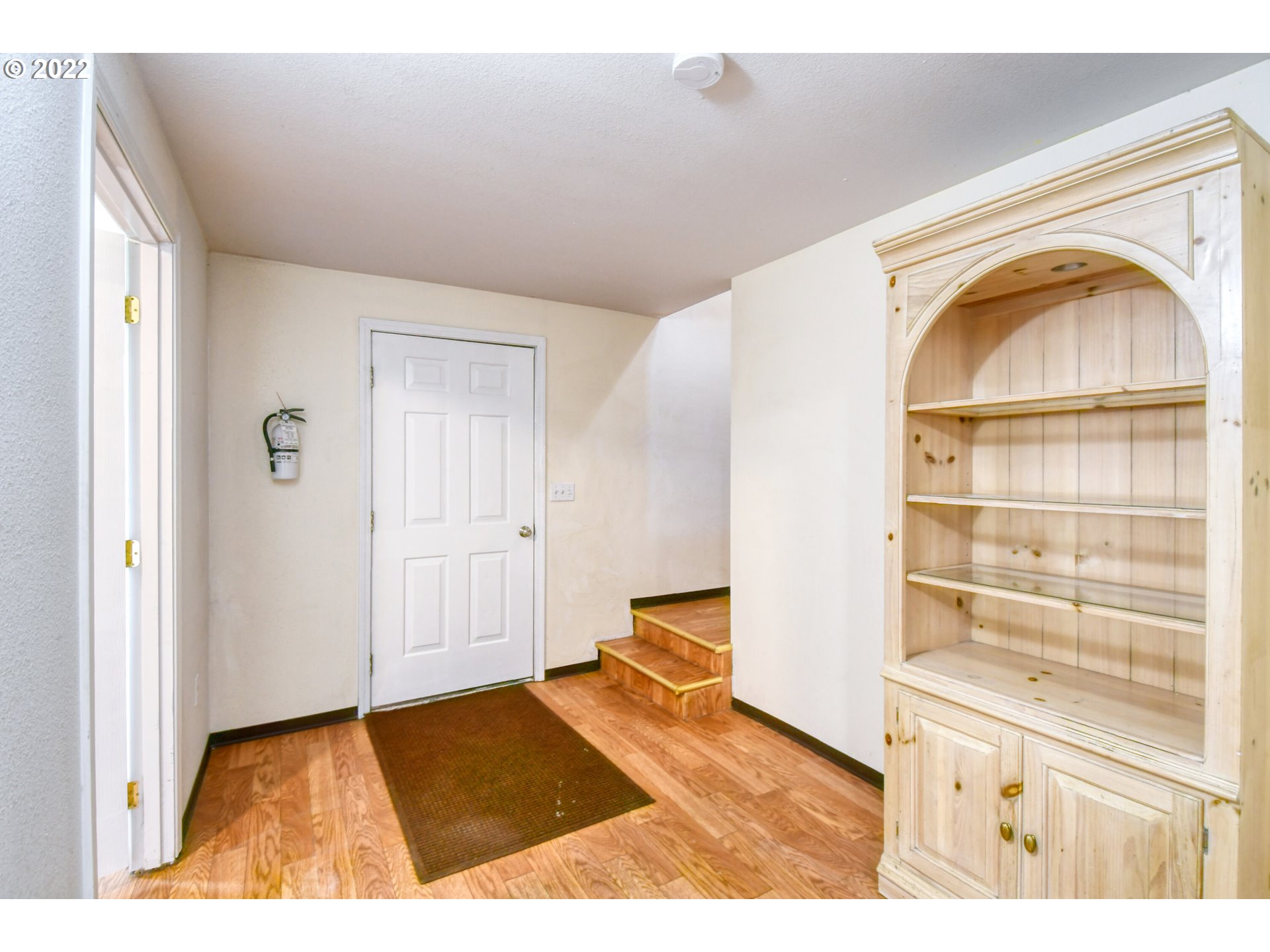 1816 Southwest 45th Street Pendleton, OR 97801 - Photo 16 of 32 a view of an empty room with a window