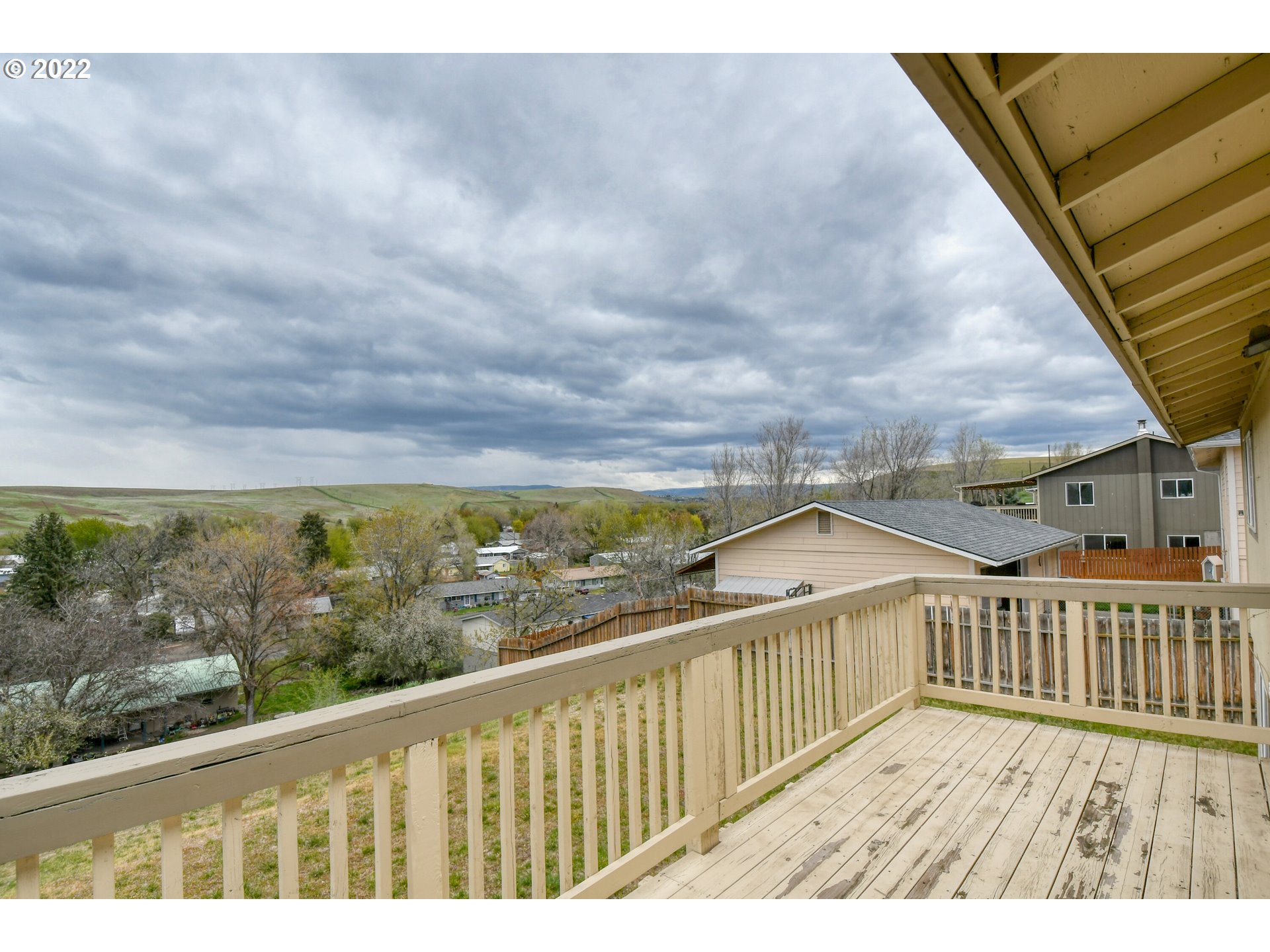 1816 Southwest 45th Street Pendleton, OR 97801 - Photo 28 of 32 a view of city from a balcony