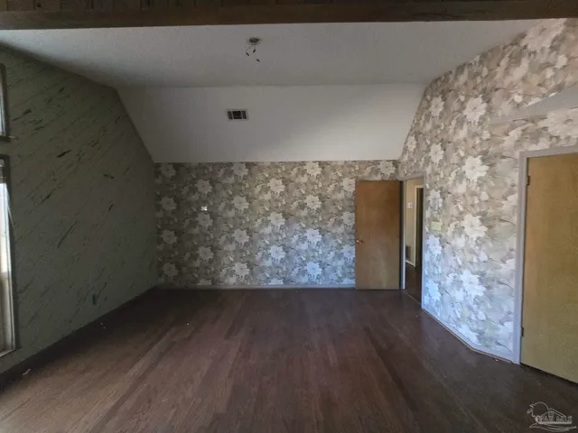 $273,600 | 7053 Gandy Drive, Navarre, FL 32566