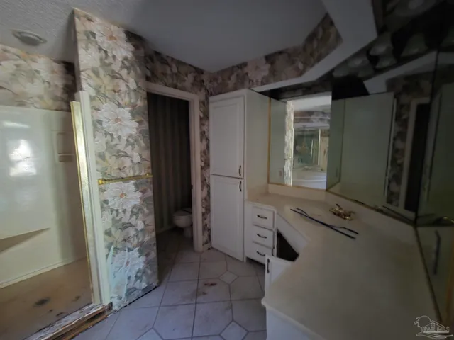 $273,600 | 7053 Gandy Drive, Navarre, FL 32566