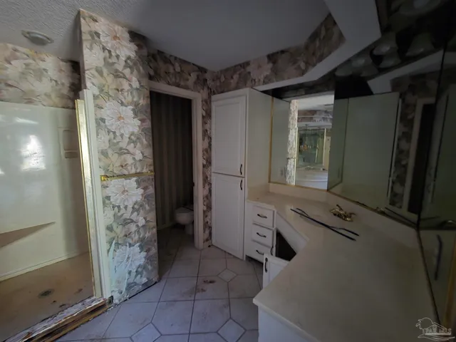 $273,600 | 7053 Gandy Drive, Navarre, FL 32566