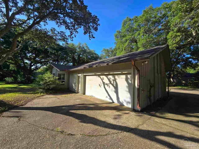 $273,600 | 7053 Gandy Drive, Navarre, FL 32566