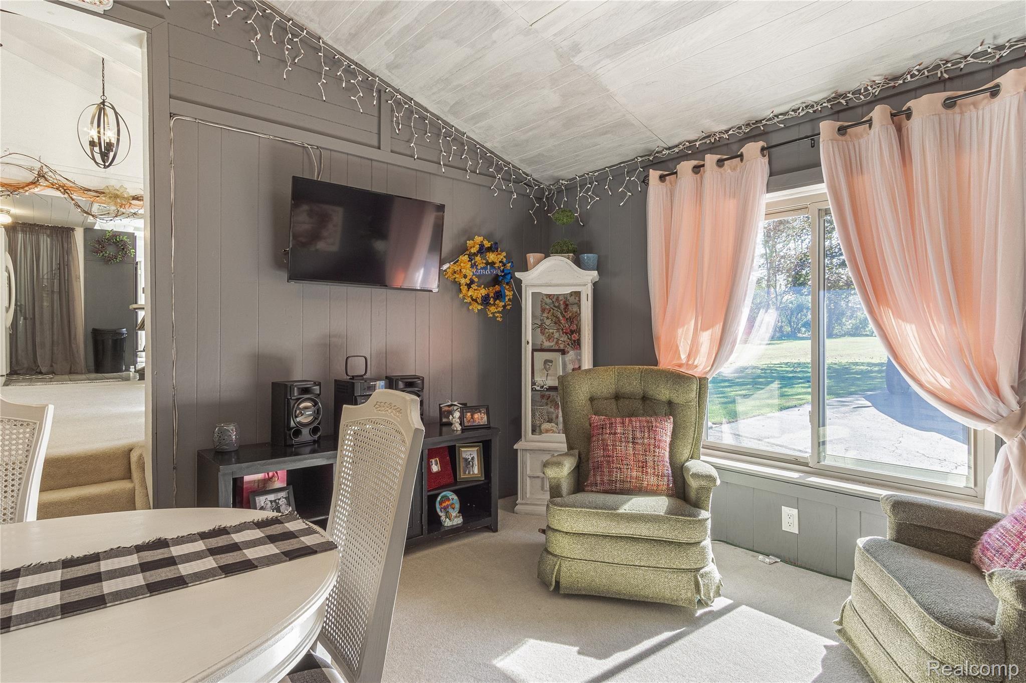 4308 Highland Road Highland, MI 48357 - Photo 16 of 60 Interiors (7 of 33).jpg