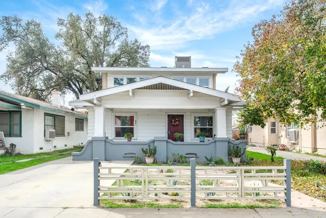 a front view of house with yard