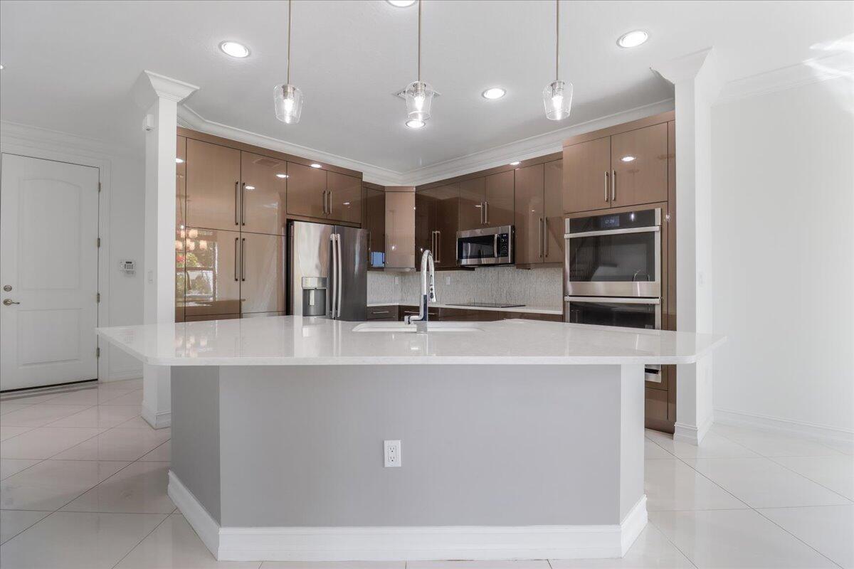 10098 Akenside Drive Boca Raton, FL 33428 - Photo 5 of 41 IMG_4094