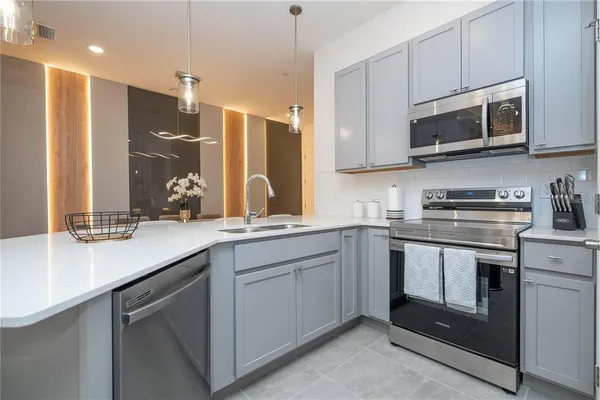 $998,000 | 10443 Ebb Tide Lane, Orlando, FL 32821