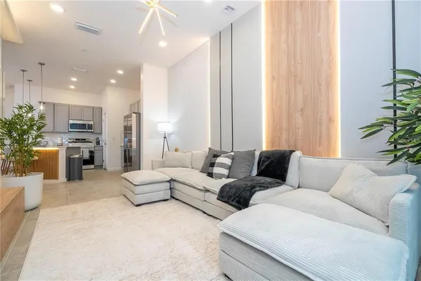 $998,000 | 10443 Ebb Tide Lane, Orlando, FL 32821