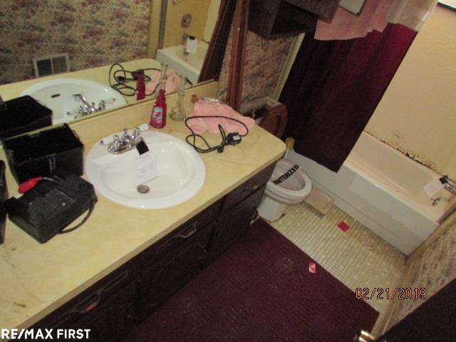2040 Stephens Road Warren, MI 48091 - Photo 8 of 10 31371803-7.JPG