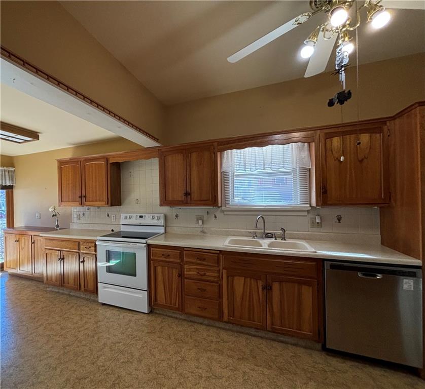 1012 Logan Street St. Joseph, MO 64505 - Photo 4 of 25
