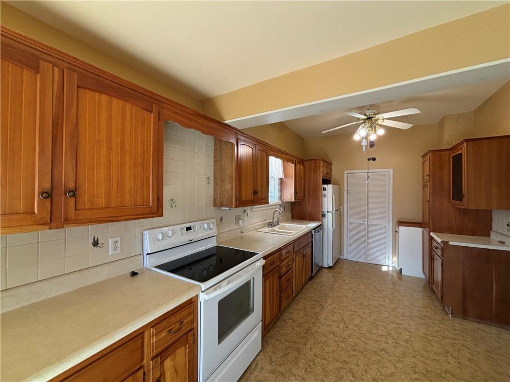1012 Logan Street St. Joseph, MO 64505 - Photo 5 of 25