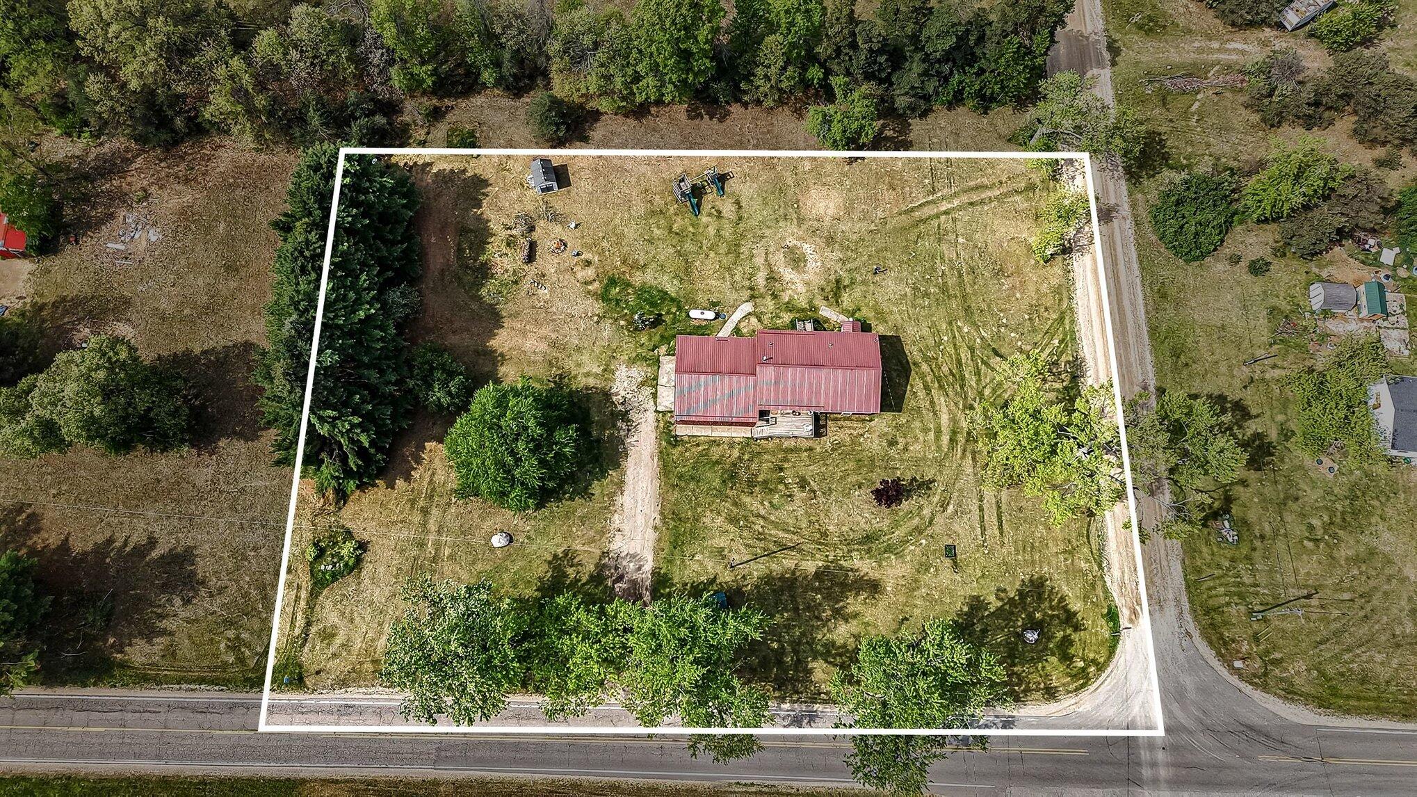6022 13 Mile Road Remus, MI 49340 - Photo 2 of 26 009_file_6199