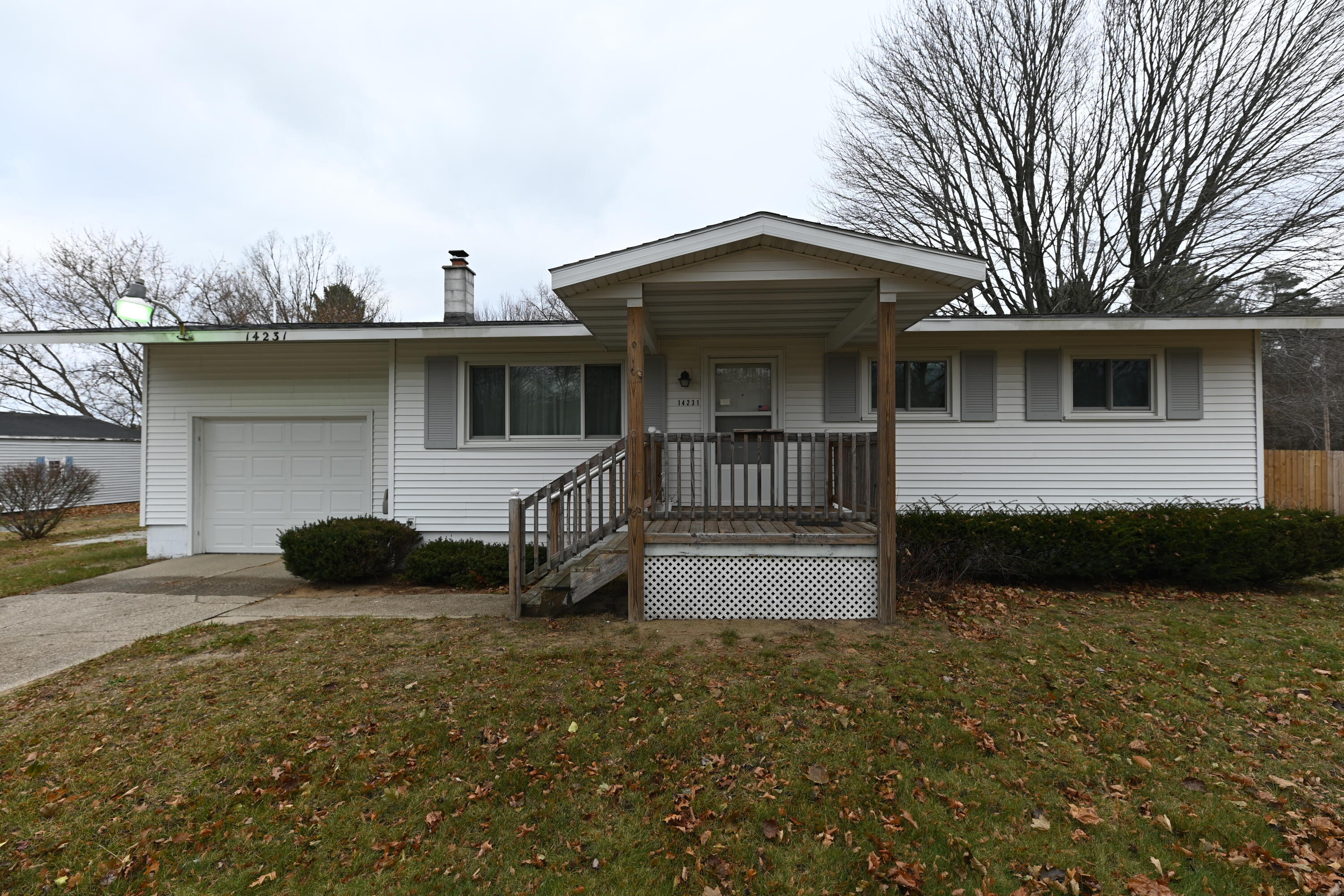 14231 State Road Nunica, MI 49448 - Photo 3 of 22 DSC_3135