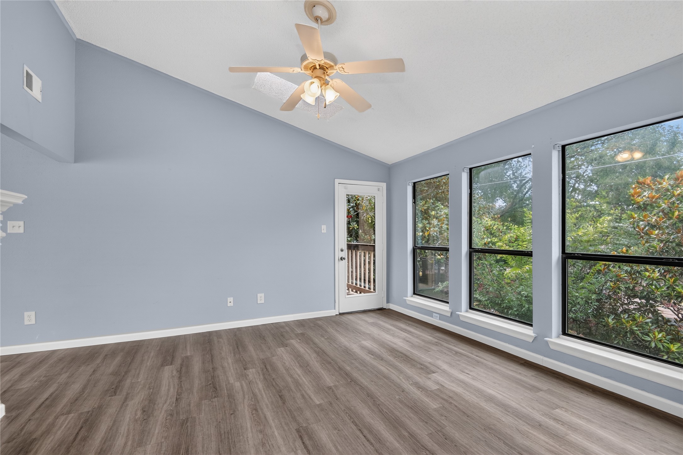 2277 South Kirkwood Road, Unit 910 Houston, TX 77077 - Photo 2 of 27 WELCOME HOME!
