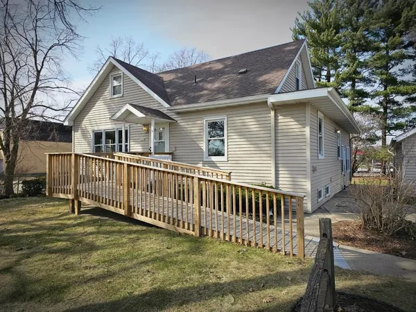 $485,000 | 7240 Maywood Avenue, Middleton, WI 53562