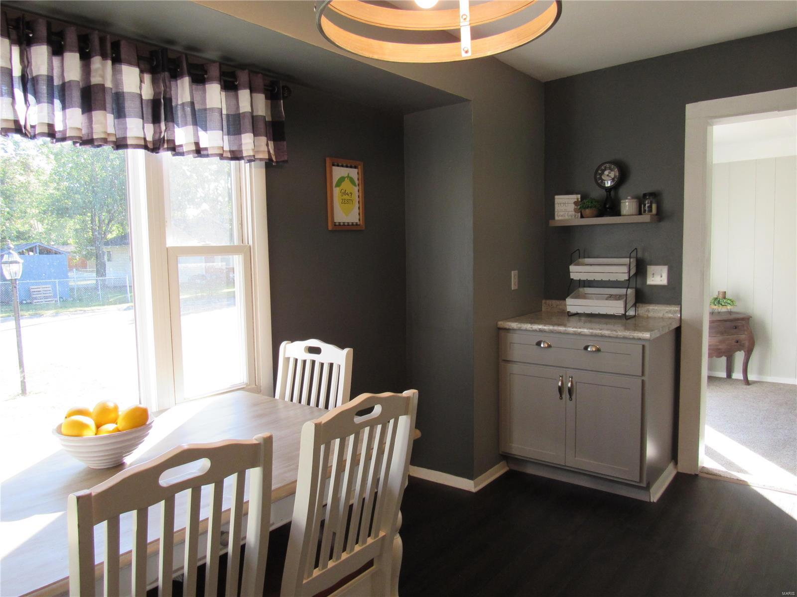212 George Street Brighton, IL 62012 - Photo 8 of 20 Gallery Image 8